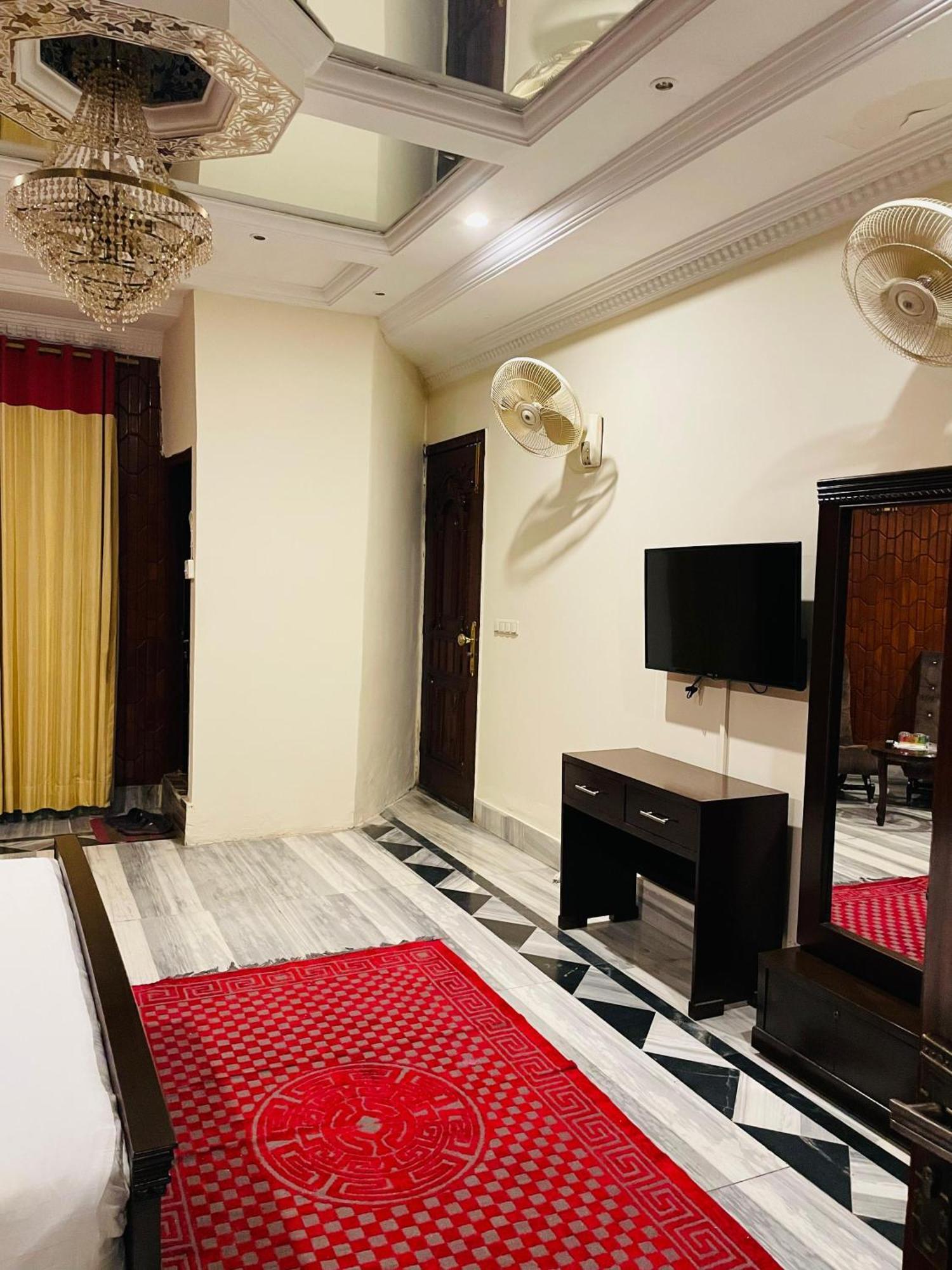 Executive Galaxy Guest House איסלמאבד מראה חיצוני תמונה