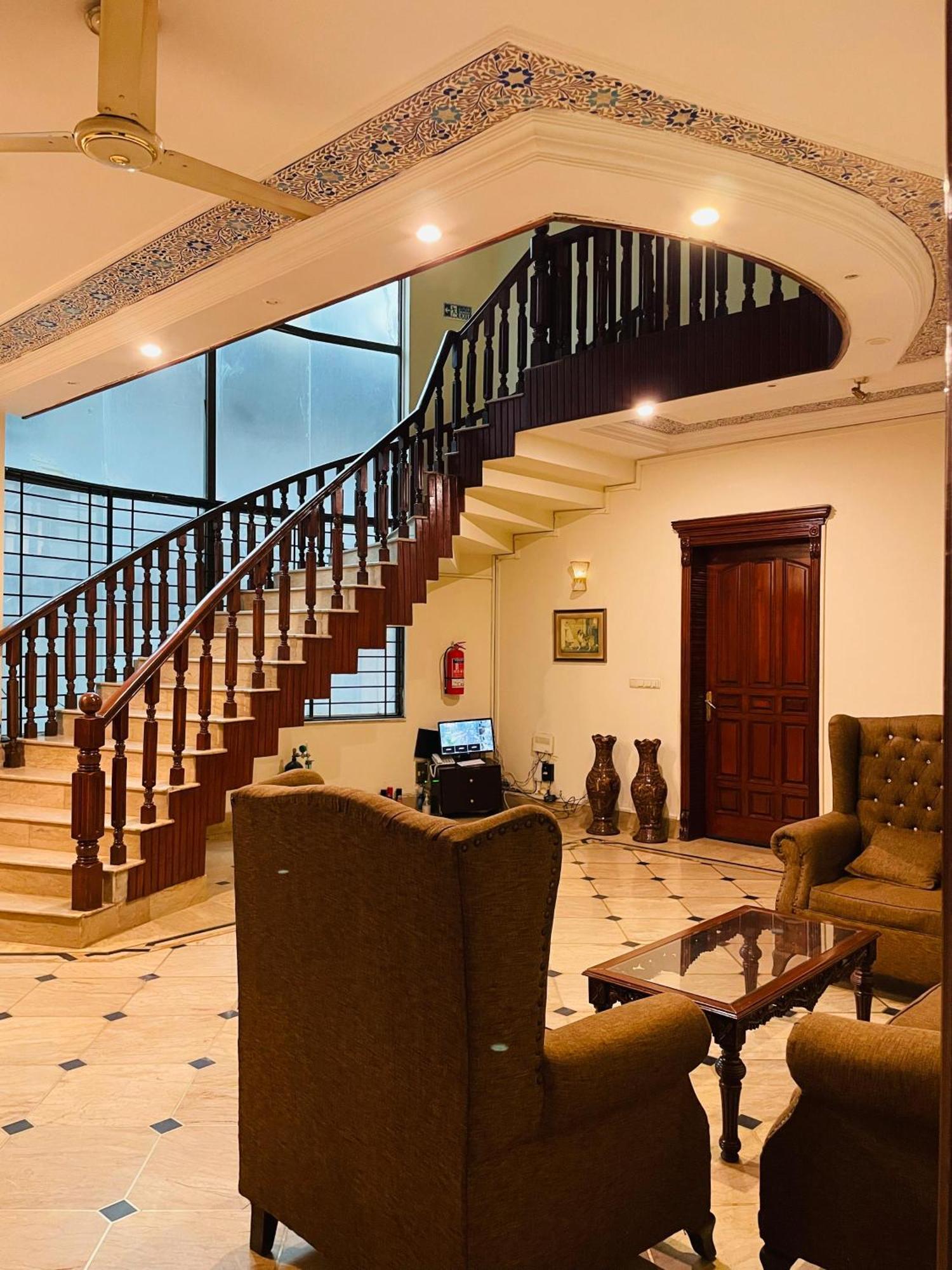 Executive Galaxy Guest House איסלמאבד מראה חיצוני תמונה