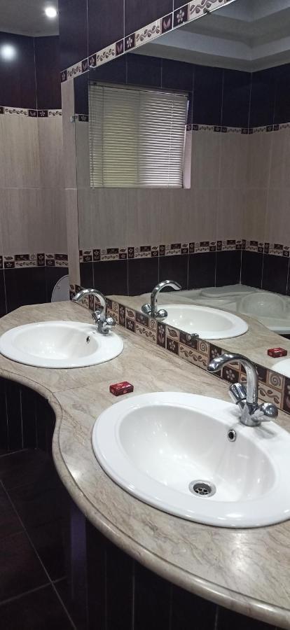 Executive Galaxy Guest House איסלמאבד מראה חיצוני תמונה